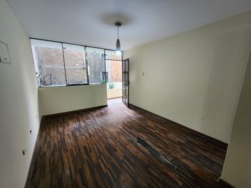 Vendo Casa Muy Bien Ubica a Unas Cuadras del Real Plaza Puruchuco