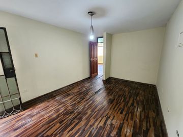 Vendo Casa Muy Bien Ubica a Unas Cuadras del Real Plaza Puruchuco