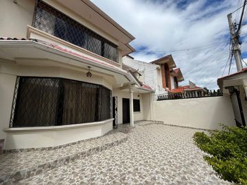 En Venta Casa Ubicada en Azogues Charasol