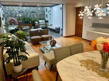 Venta de exclusivo e impecable  dpto. en Reynaldo de Vivanco de 215m2