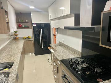 Venta de exclusivo e impecable  dpto. en Reynaldo de Vivanco de 215m2