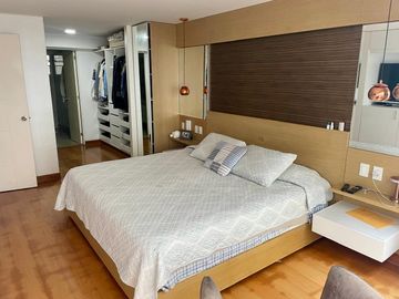 Venta de exclusivo e impecable  dpto. en Reynaldo de Vivanco de 215m2