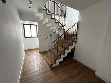 VENDO PENTHOUSE DE ESTRENO EN MIRAFLORES, NO PAGA ALCABALA