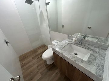 VENDO PENTHOUSE DE ESTRENO EN MIRAFLORES, NO PAGA ALCABALA