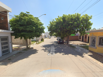 ¡¡Atención Inversionistas!! Venta de Casa en Remate Bancario, Col. Progreso San Rafael, Los Mochis.