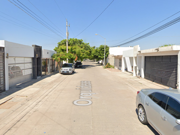 ¡¡Atención Inversionistas!! Venta de Casa en Remate Bancario, Col. Progreso San Rafael, Los Mochis.