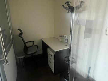 Vendemos oficina en Edificio Business Center