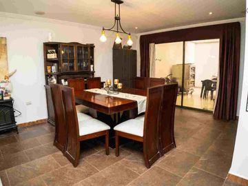 SE VENDE CASA EN RACAR - CUENCA, CDLA. EL ROSARIO