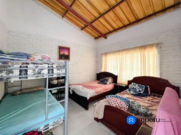 Se vende casa con terreno en el Parroquia El Tambo -Catamayo