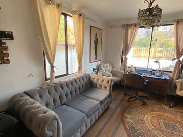 En venta casa estilo Colonial en la comuna de La Cisterna