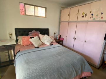 En venta casa estilo Colonial en la comuna de La Cisterna
