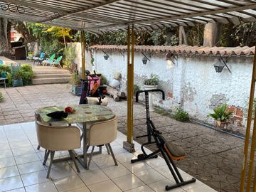 En venta casa estilo Colonial en la comuna de La Cisterna