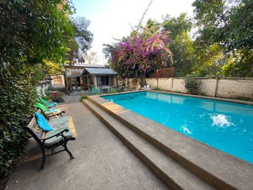 En venta casa estilo Colonial en la comuna de La Cisterna