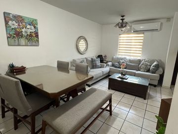 Casa en Venta en Colonia Staus al poniente de Hermosillo, Sonora