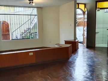 Amplia propiedad de 3 dormitorios en Salamanca - venta
