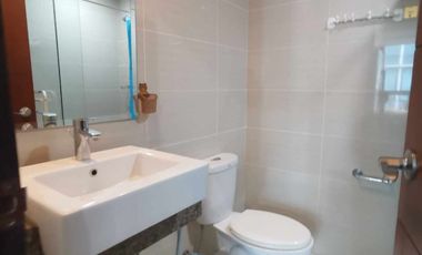 ONEUPTOWNSOUTH3XO: For Sale Fully Furnished Studio Unit in One Uptown Residences