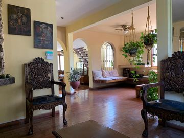 Venta Casa tipo Triplex en Av. Principal, Surquillo