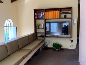 Venta Casa tipo Triplex en Av. Principal, Surquillo