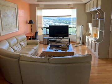 Departamento amueblado en renta en Torres del Country