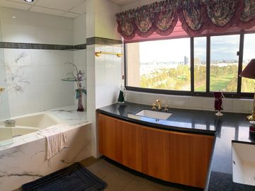 Departamento amueblado en renta en Torres del Country