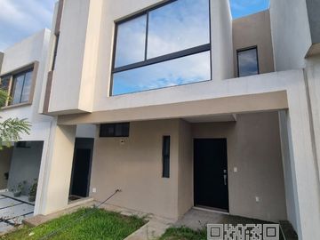 HERMOSA CASA EN VENTA ¡EN FRACC. CUMBRES, BOCA DEL RÍO, VERACRUZ!