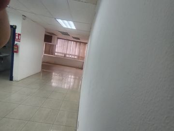 En venta estratégica oficina en el Edificio Finec, centro de Guayaquil
