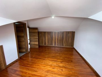 CASA EN VENTA EN RICAURTE-CUENCA
