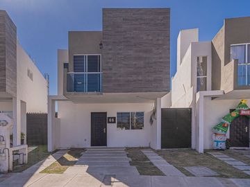 Casa en Venta, Fracc. Pedregal del Rio. San Juan del Rio. Querétaro