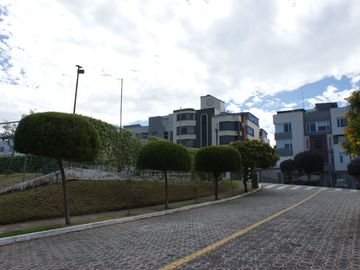 Venta - Norte - Quito - Jardines de Amagasi - Departamento - Grande