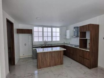 Casa en venta en El Centinela, Coyoacán, Ciudad de México