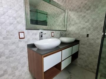 Casa en venta en El Centinela, Coyoacán, Ciudad de México