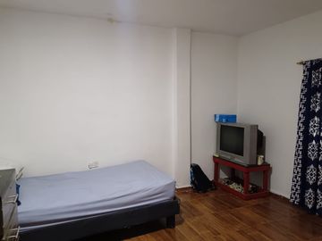 Venta de Casa en Colinas de la Alborada, 5 dormitorios, garaje cerrado