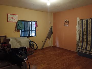 Venta de Casa en Colinas de la Alborada, 5 dormitorios, garaje cerrado