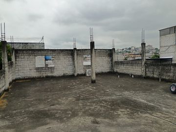 Venta de Casa en Colinas de la Alborada, 5 dormitorios, garaje cerrado