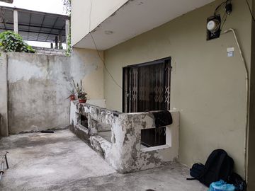 Venta de Casa en Colinas de la Alborada, 5 dormitorios, garaje cerrado