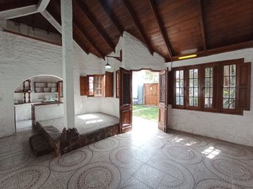 OCASIÓN: VENDO CASA EN URB. ALAMOS IV - MUY BUENA UBICACIÓN