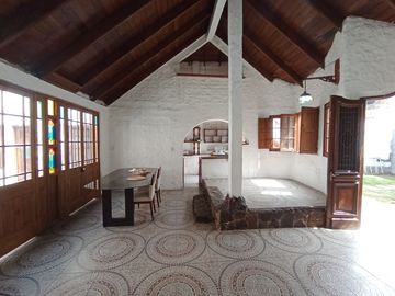 OCASIÓN: VENDO CASA EN URB. ALAMOS IV - MUY BUENA UBICACIÓN