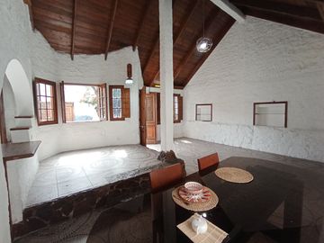 OCASIÓN: VENDO CASA EN URB. ALAMOS IV - MUY BUENA UBICACIÓN