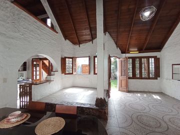 OCASIÓN: VENDO CASA EN URB. ALAMOS IV - MUY BUENA UBICACIÓN