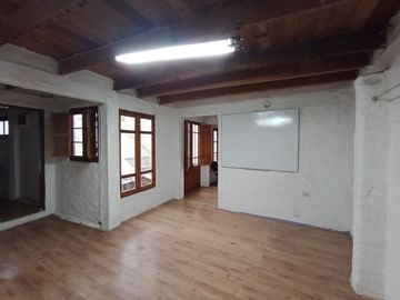 OCASIÓN: VENDO CASA EN URB. ALAMOS IV - MUY BUENA UBICACIÓN