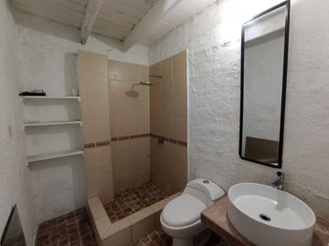 OCASIÓN: VENDO CASA EN URB. ALAMOS IV - MUY BUENA UBICACIÓN
