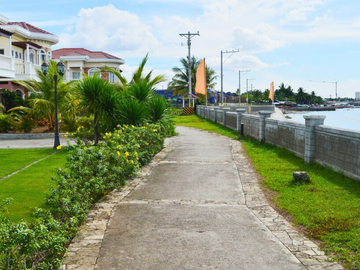 Fonte di Versailles: Premier Beachfront Subdivision in Minglanilla, Cebu