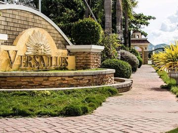 Fonte di Versailles: Premier Beachfront Subdivision in Minglanilla, Cebu