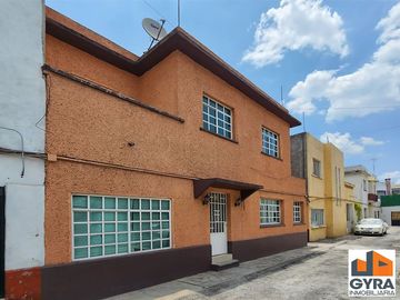 Casa en venta en Torres Adalid, en calle cerrada frente al CUM, Narvarte Poniente, Benito Juárez