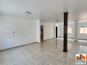 Casa en venta en Torres Adalid, en calle cerrada frente al CUM, Narvarte Poniente, Benito Juárez