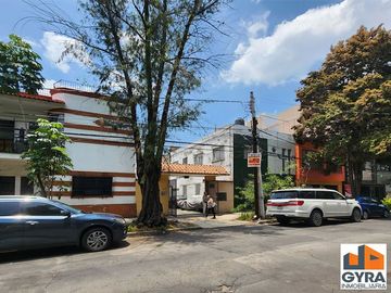 Casa en venta en Torres Adalid, en calle cerrada frente al CUM, Narvarte Poniente, Benito Juárez