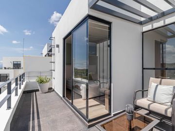 CASA EN VENTA EN XOCHITEPEC CON ALBERCA Y CANCHAS DE PADEL