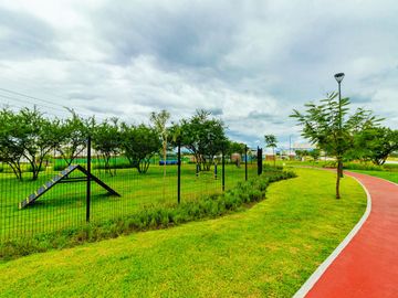 CASA EN VENTA EN XOCHITEPEC CON ALBERCA Y CANCHAS DE PADEL