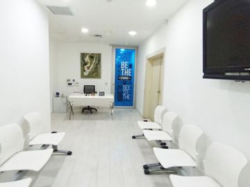 Vendo propiedad muy amplia en Urdesa ideal para empresa