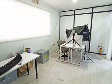 Vendo propiedad muy amplia en Urdesa ideal para empresa